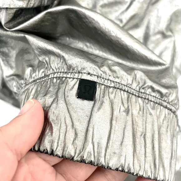 Lululemon Get Stellar Jacket Titanium Foil Windbreaker Hood Silver Size 10 - Picture 5 of 7